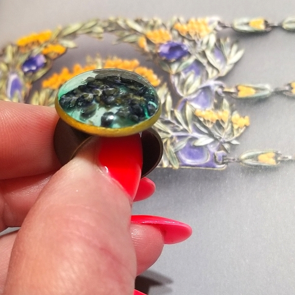 MzMax Resin Designs Trapped Natural Lavender Ring - Picture 5 of 9